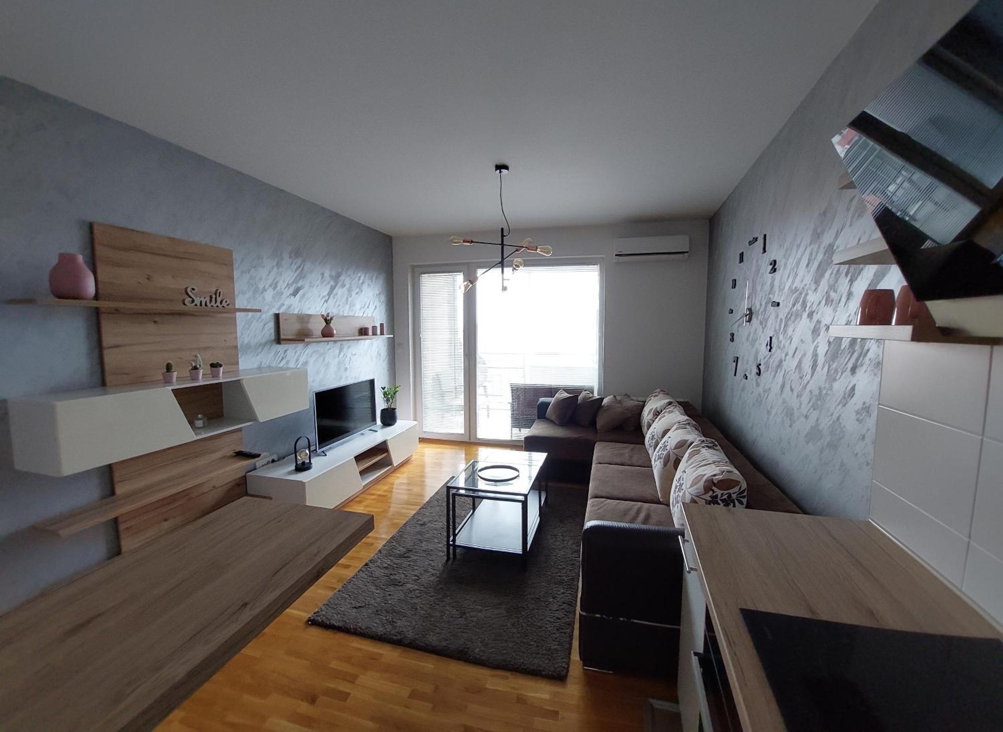 Sunray Apartman โปชาเรวัซ ภายนอก รูปภาพ