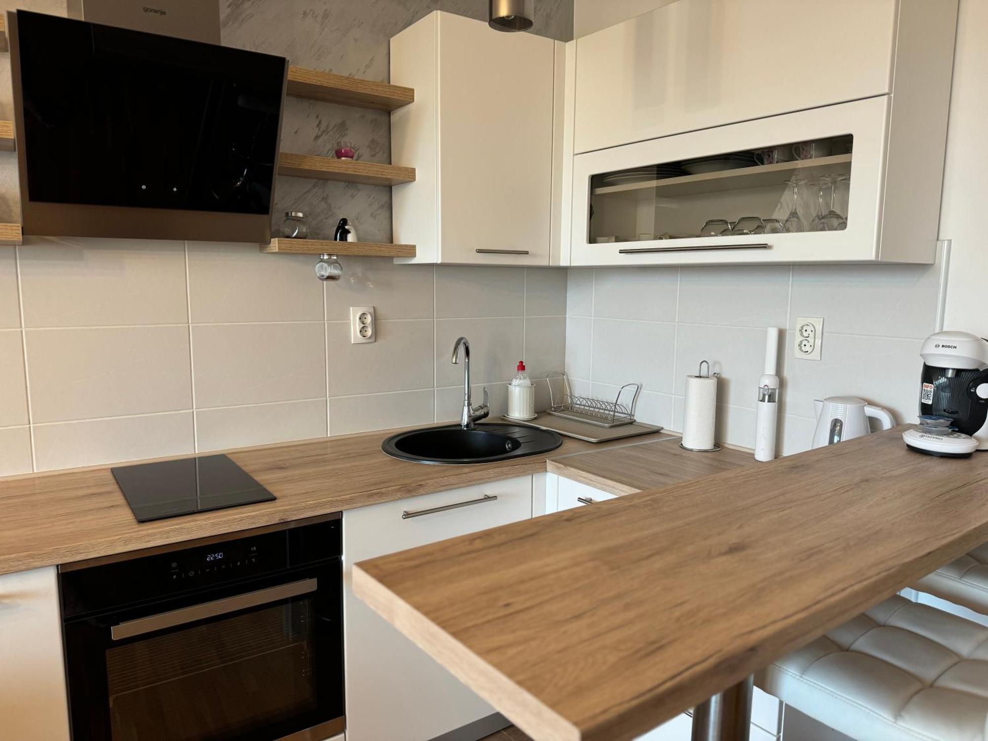 Sunray Apartman โปชาเรวัซ ภายนอก รูปภาพ